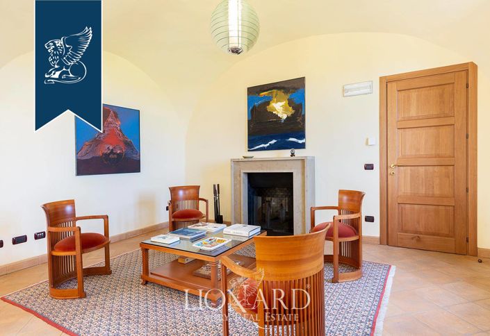 Image No.40-11 Bed Villa for sale
