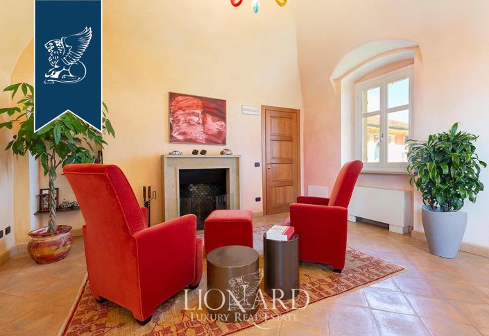 Image No.48-11 Bed Villa for sale