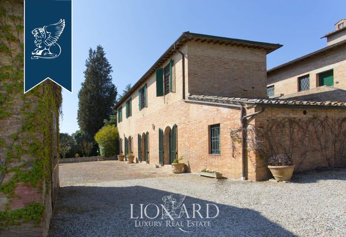 Image No.17-Maison de campagne de 10 chambres à vendre à Siena