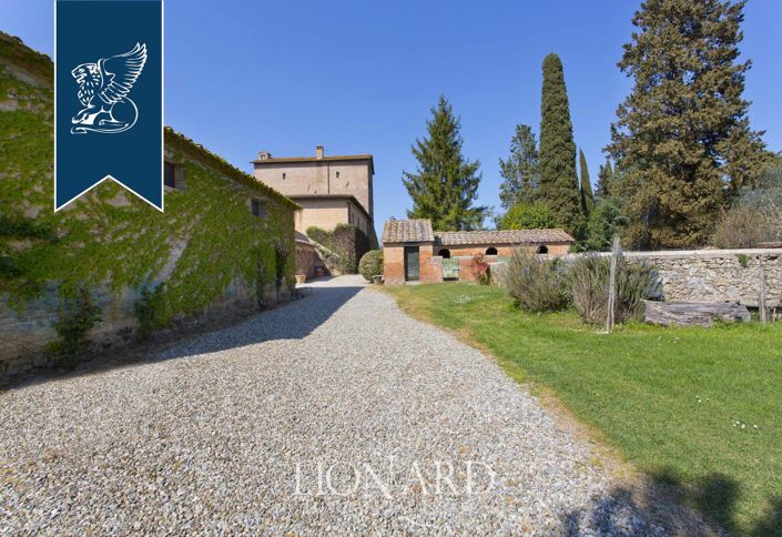 Image No.19-Maison de campagne de 10 chambres à vendre à Siena