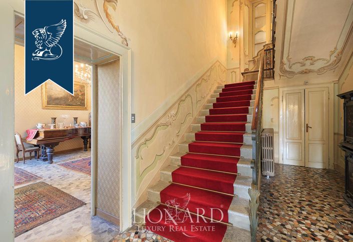 Image No.26-19 Bed Villa for sale