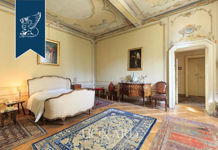 Image No.49-19 Bed Villa for sale
