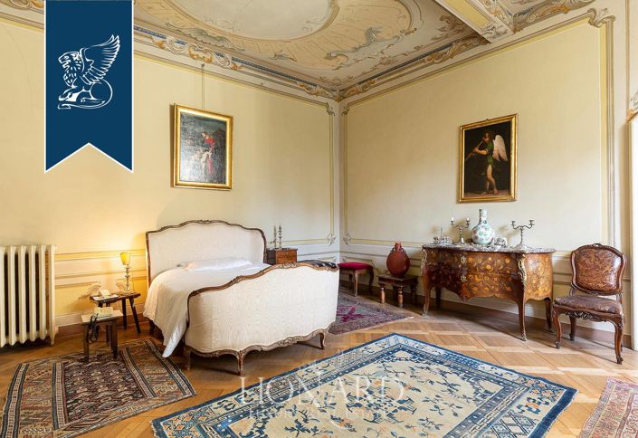 Image No.50-19 Bed Villa for sale