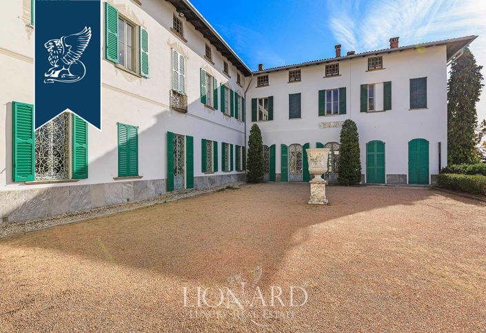 Image No.7-19 Bed Villa for sale