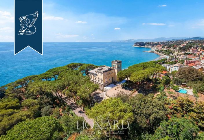 Image No.2-Villa de 10 chambres à vendre à Celle Ligure