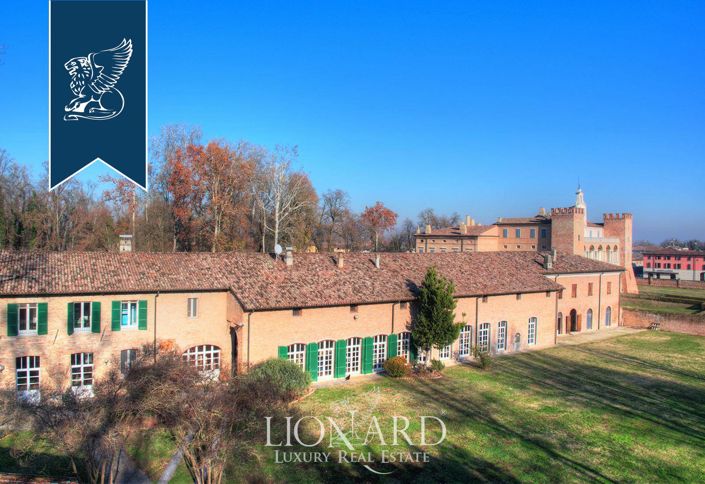 Image No.2-6 Bed Villa for sale