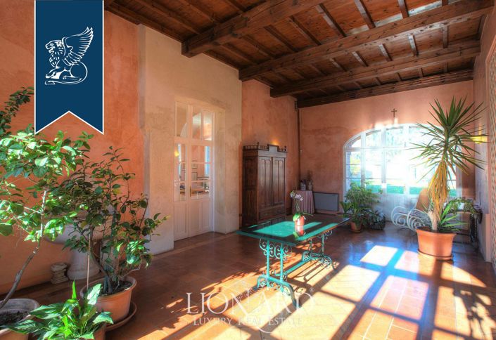 Image No.25-6 Bed Villa for sale