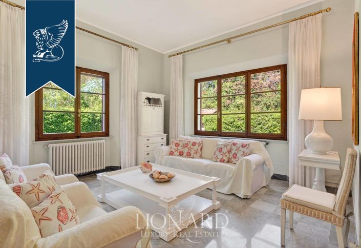 Image No.10-5 Bed Villa for sale