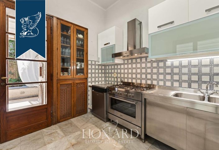 Image No.14-5 Bed Villa for sale
