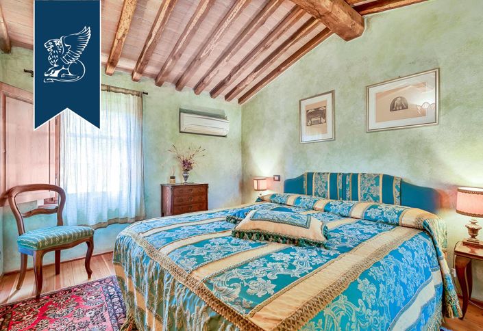 Image No.32-6 Bed Hotel for sale