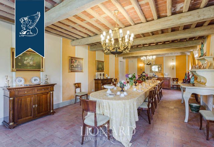 Image No.60-35 Bed Villa for sale