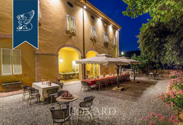Image No.8-35 Bed Villa for sale