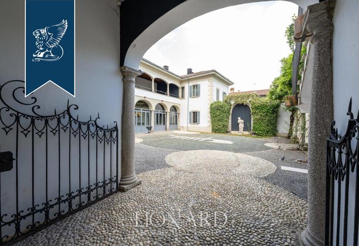 Image No.20-8 Bed Villa for sale