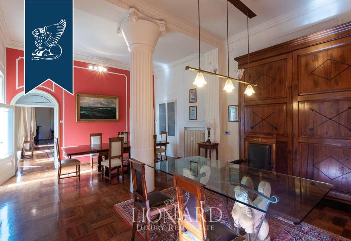 Image No.39-8 Bed Villa for sale