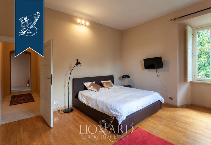 Image No.54-8 Bed Villa for sale