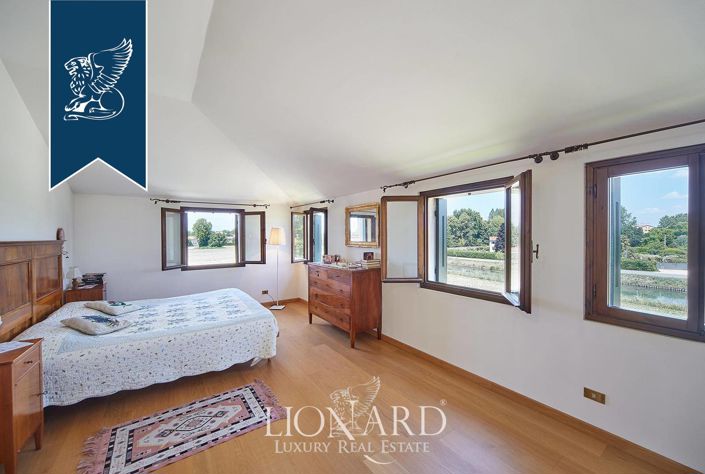 Image No.42-6 Bed Villa for sale