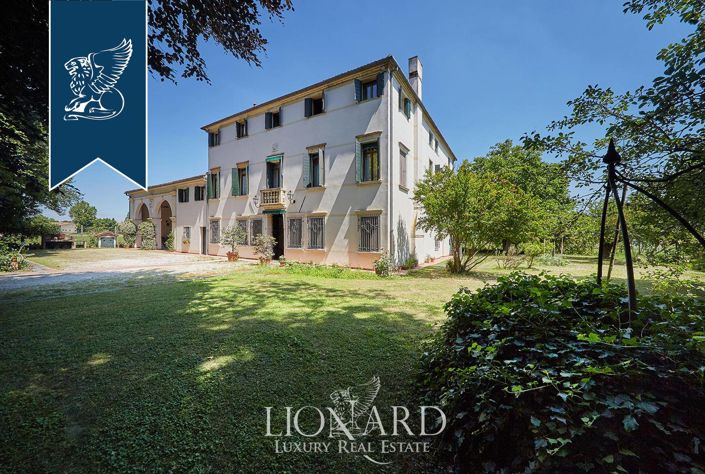 Image No.8-6 Bed Villa for sale