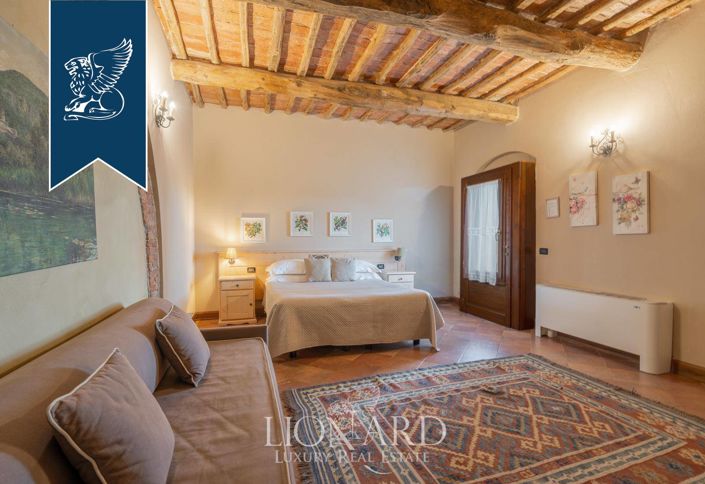 Image No.20-8 Bed Farmhouse for sale