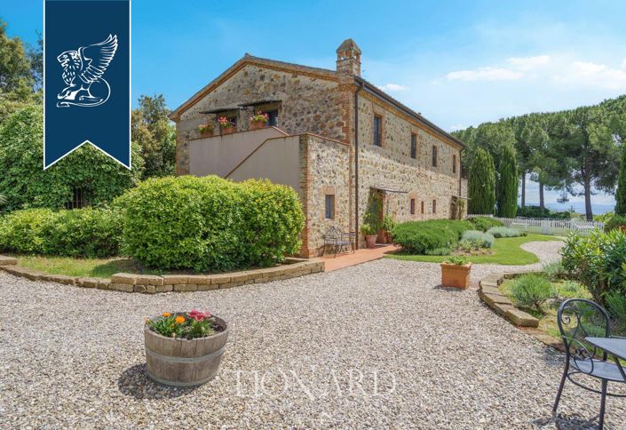 Image No.3-8 Bed Farmhouse for sale