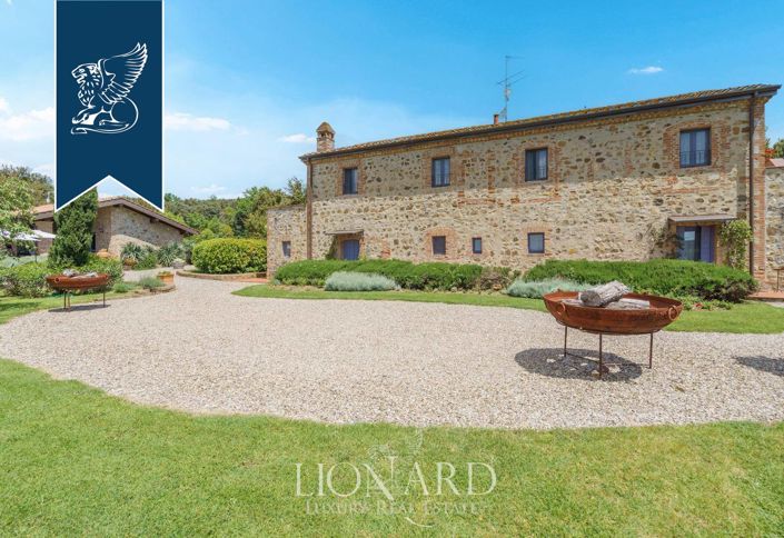 Image No.4-8 Bed Farmhouse for sale