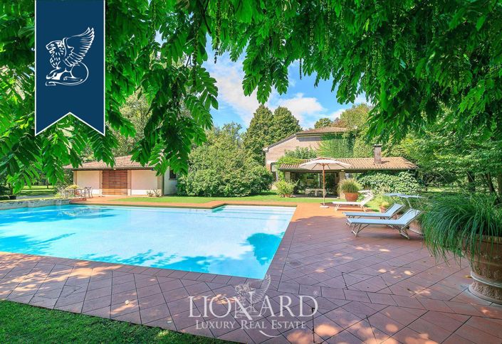 Image No.2-4 Bed Villa for sale