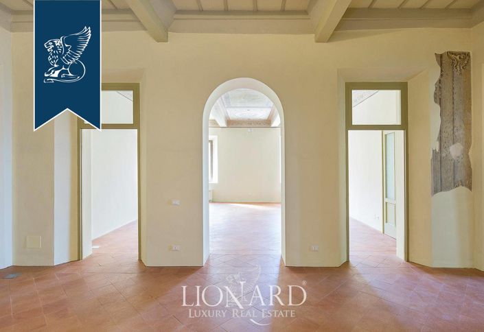 Image No.12-30 Bed Villa for sale