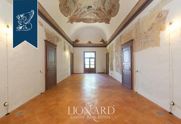 Image No.22-30 Bed Villa for sale
