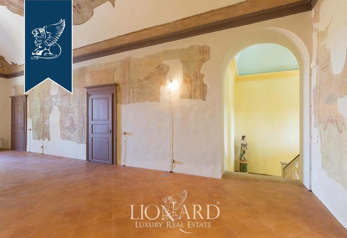 Image No.23-30 Bed Villa for sale