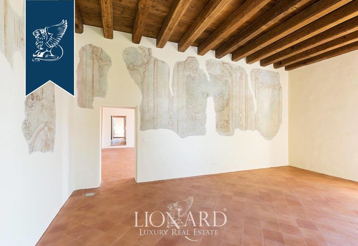 Image No.26-30 Bed Villa for sale