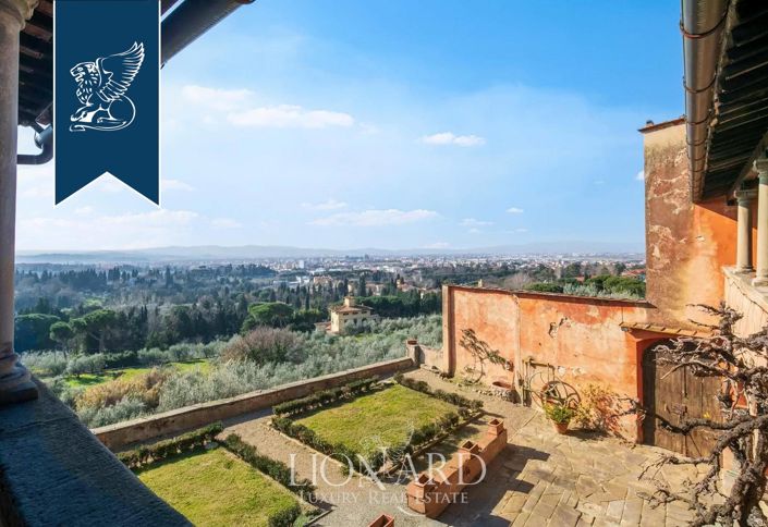 Image No.2-5 Bed Villa for sale