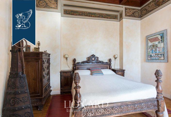 Image No.45-8 Bed Villa for sale