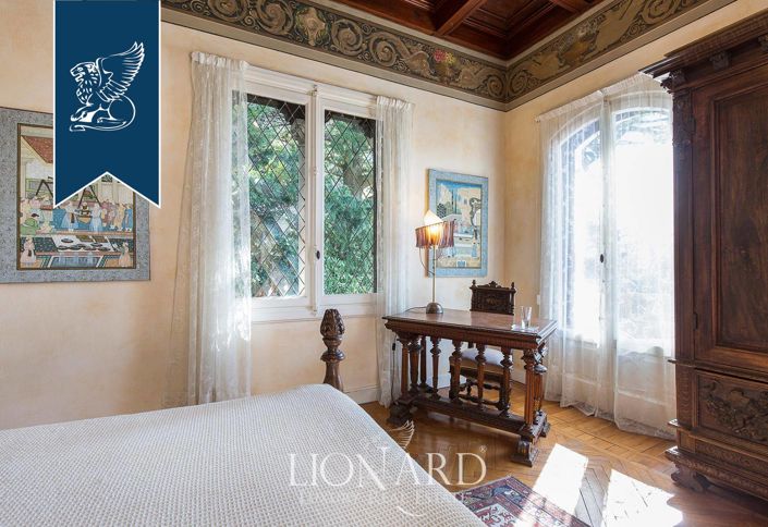 Image No.47-8 Bed Villa for sale