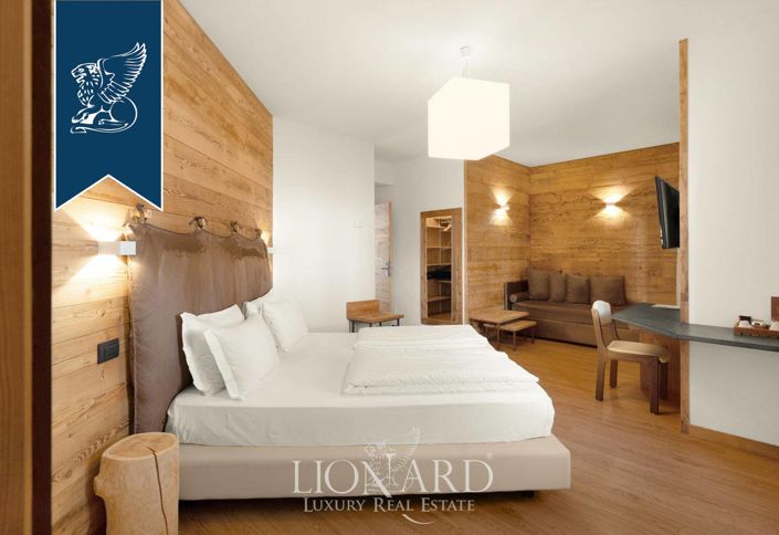 Image No.15-11 Bed Hotel for sale