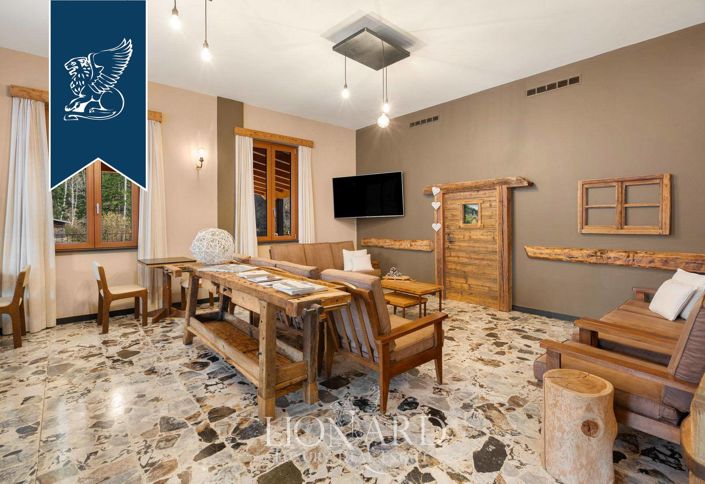Image No.2-11 Bed Hotel for sale