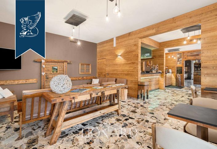 Image No.4-11 Bed Hotel for sale