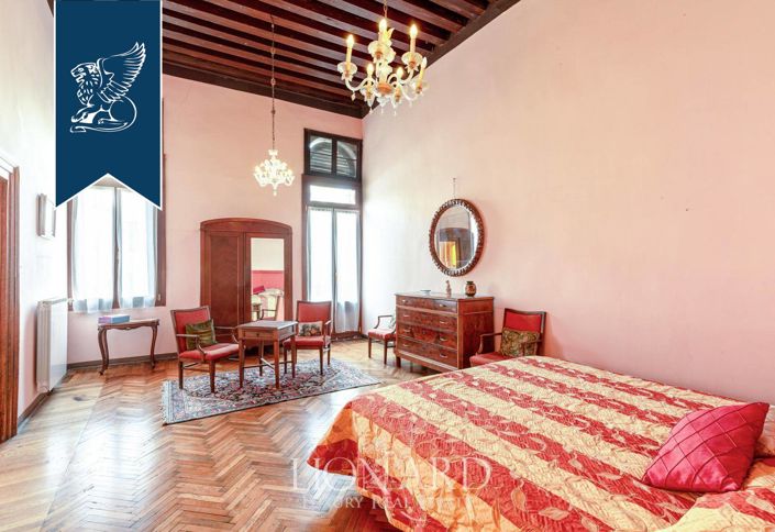Image No.20-4 Bed Apartment for sale