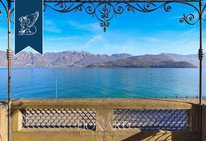 Image No.3-9 Bed Villa for sale