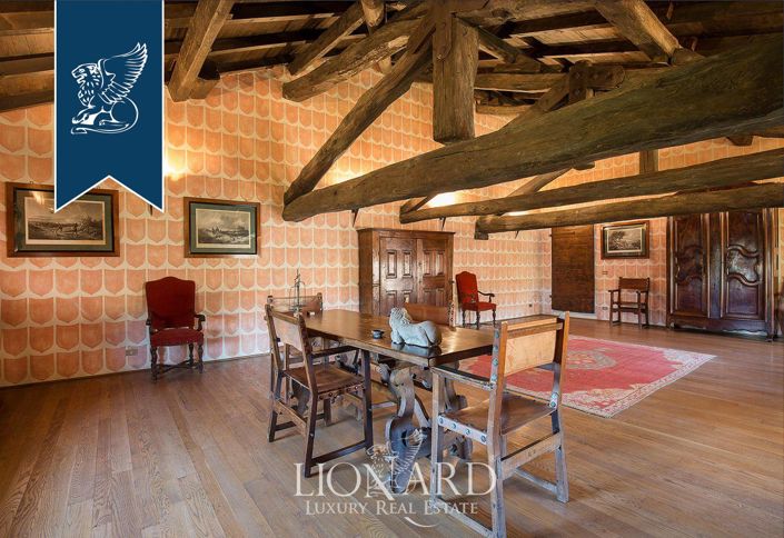 Image No.18-24 Bed Property for sale