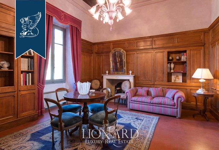 Image No.32-24 Bed Property for sale
