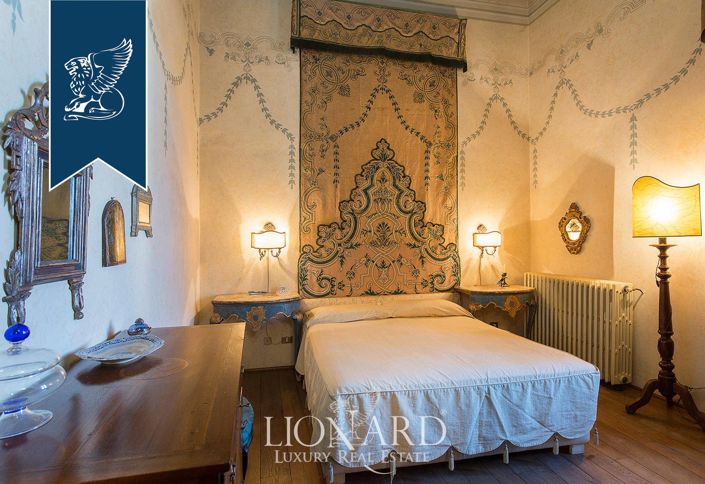 Image No.35-24 Bed Property for sale