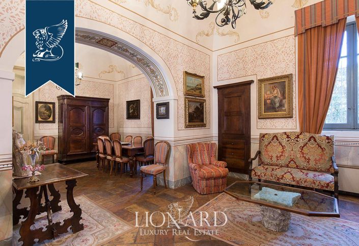Image No.48-24 Bed Property for sale