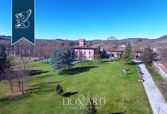 Image No.54-24 Bed Property for sale