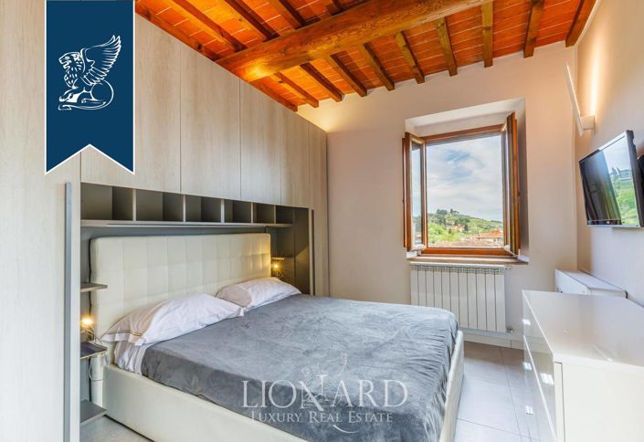 Image No.17-20 Bed Farmhouse for sale