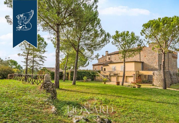 Image No.6-39 Bed Property for sale