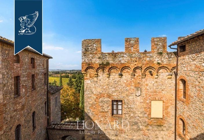 Image No.8-39 Bed Property for sale
