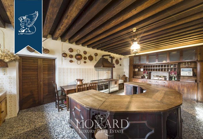 Image No.30-6 Bed Villa for sale