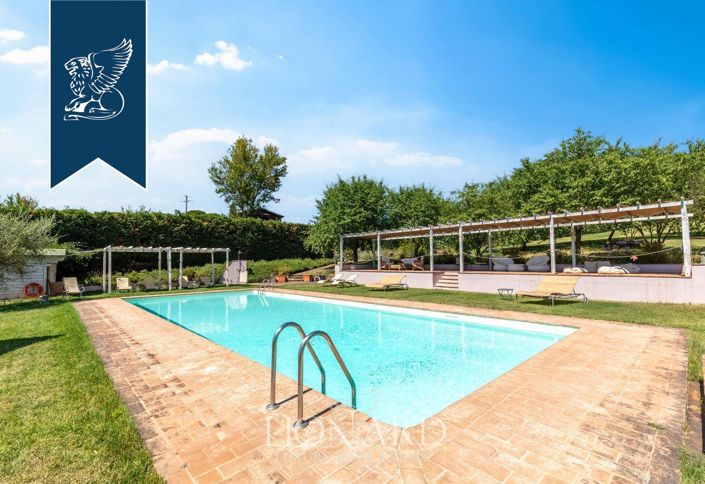 Image No.5-16 Bed Hotel for sale