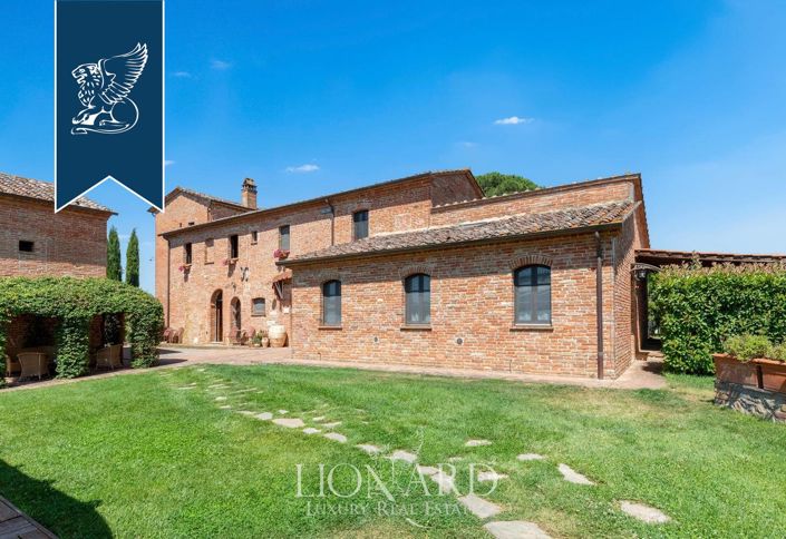 Image No.8-16 Bed Hotel for sale