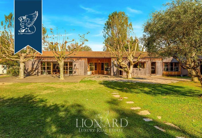 Image No.4-7 Bed Villa for sale