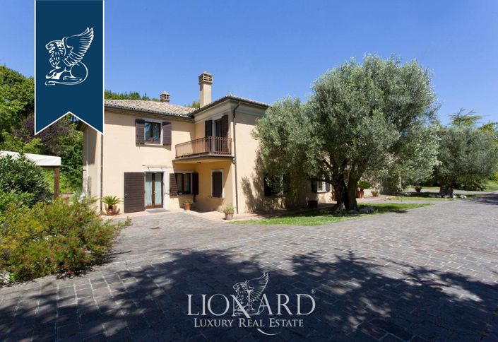 Image No.20-7 Bed Villa for sale